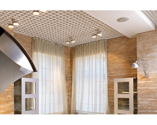 Потолок грильято 50x50 в квартире 